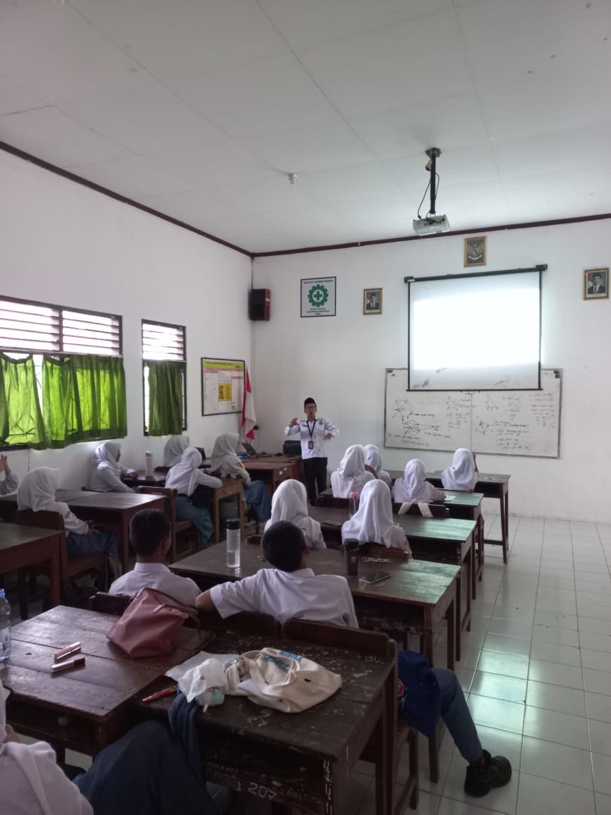 Penyuluhan Pencegahan Pernikahan Dini di SMK Negeri 1 Windusari Disambut Antusias Siswa